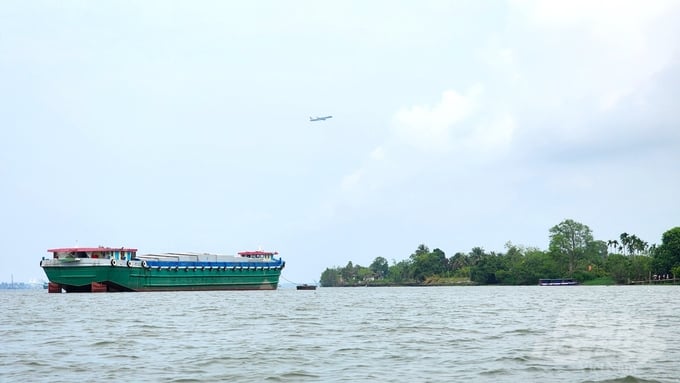 Nguồn tài nguyên nước mặt cho vùng ĐBSCL phụ thuộc vào nguồn nước từ thượng nguồn sông Mekong chuyển về. Ảnh: Kim Anh.