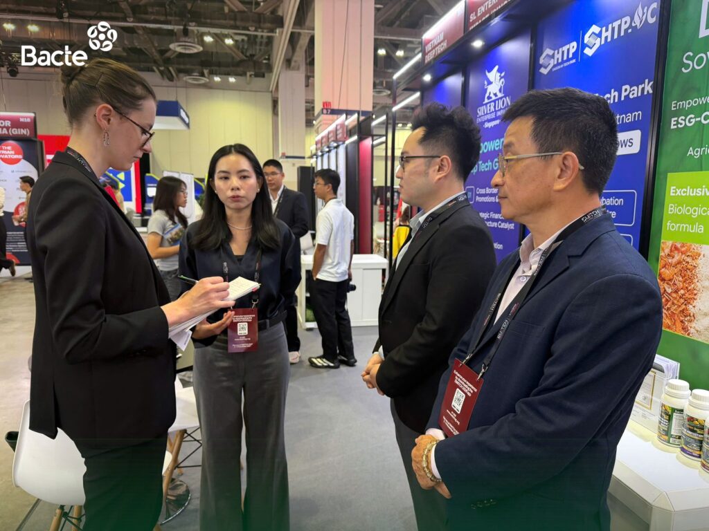 Hoạt động trao đổi tại gian hàng Bacte ở SWITCH 2026